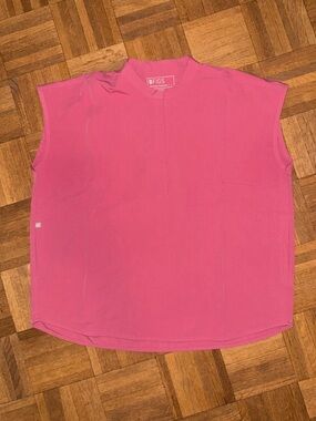 FIGS Quartz Breast Cancer Awareness Pink Rafaela Oversized Scrub Top size large